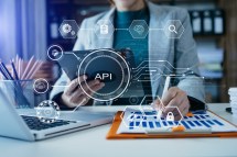 Understanding the History and Evolution of Open Source Software